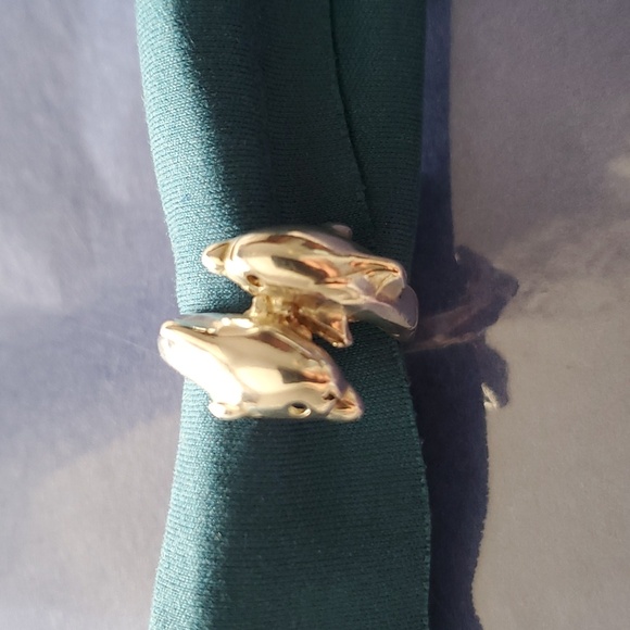 Silver dolphins ring. Size: 7.5 - Picture 2 of 4
